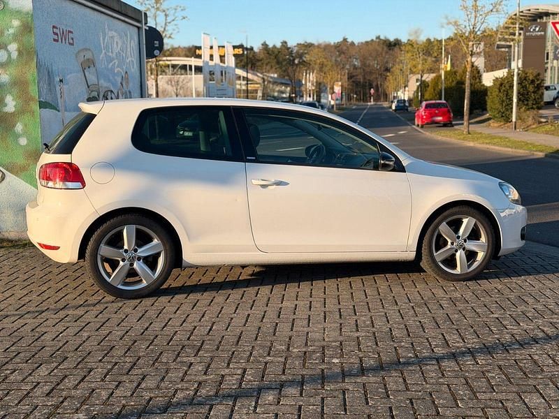 Gebraucht VW Golf VII Style 86 PS (63 kW) 2012 Weiß Limousine