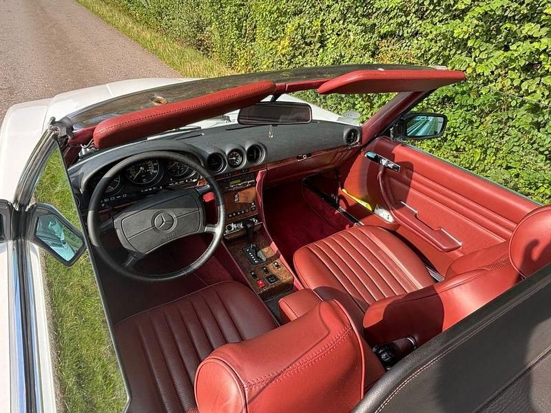 Gebraucht Mercedes 560 230 PS (169 kW) 1987 Weiß Cabrio