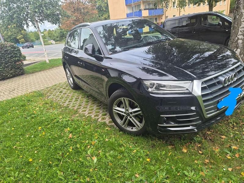 Schwarz Gebraucht 2020 Audi Q5 Design SUV | 24.200 € - Bild 1/3