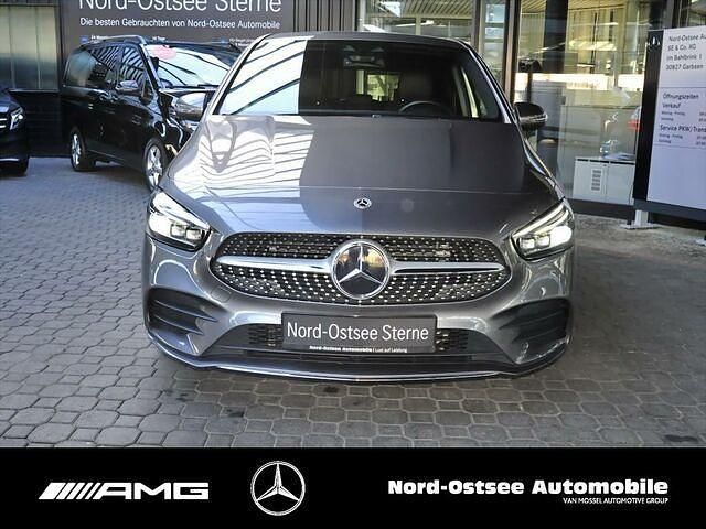 Gebraucht Mercedes B200 AMG 163 PS (119 kW) 2021 Andere farbe Van / Kleinbus