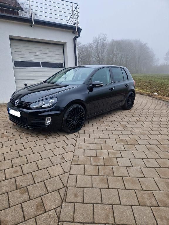 Gebraucht VW Golf VI GTI 122 PS (89 kW) 2011 Schwarz Kleinwagen