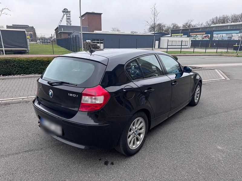 Gebraucht BMW 120 163 PS (119 kW) 2005 Schwarz Kleinwagen