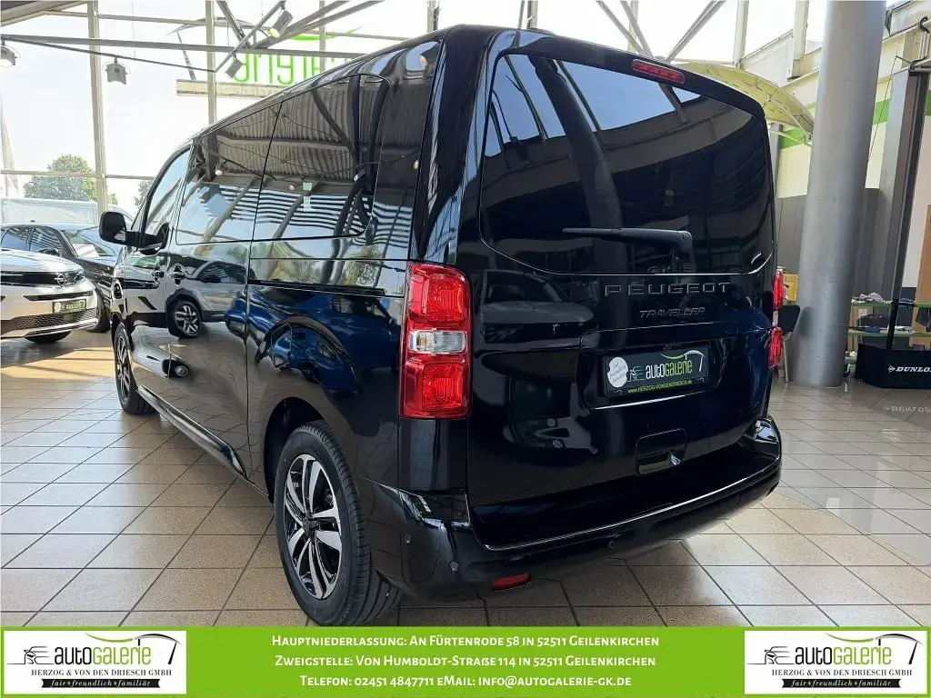 Neu Peugeot Traveller Allure 179 PS (131 kW) 2026 Schwarz Van / Kleinbus
