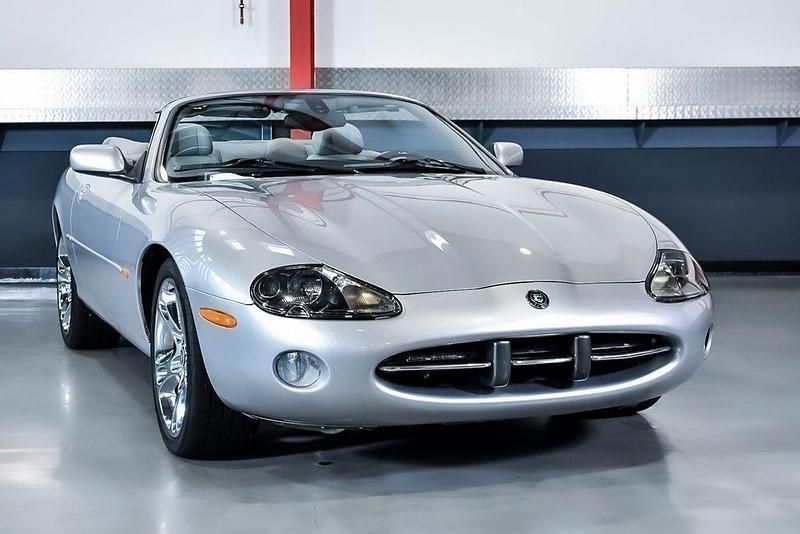 Second-hand Jaguar XK8 294 CP (216 kW) 2003 Argintiu Cabrio