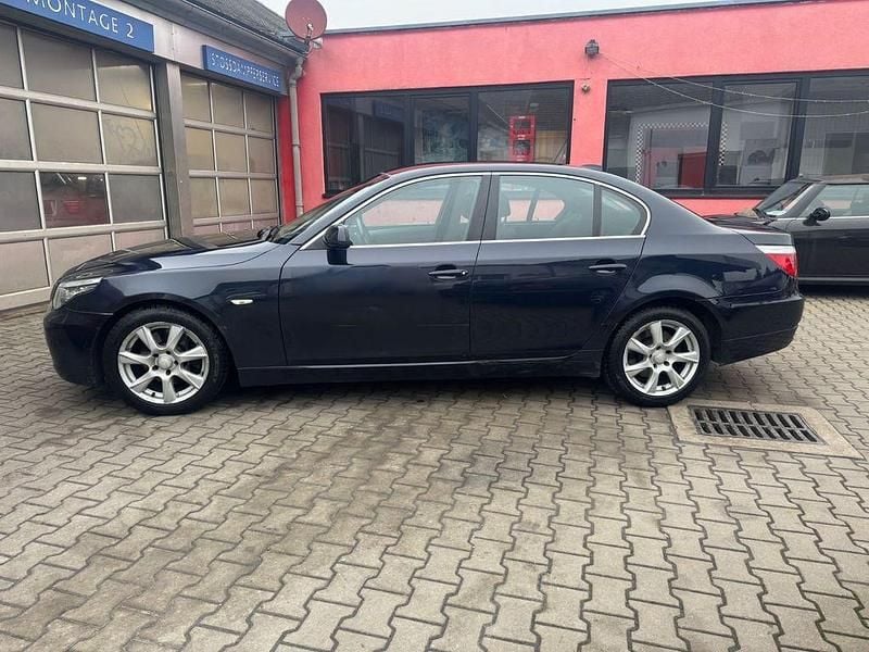 Gebraucht BMW 525 Advantage 218 PS (160 kW) 2009 Blau Limousine