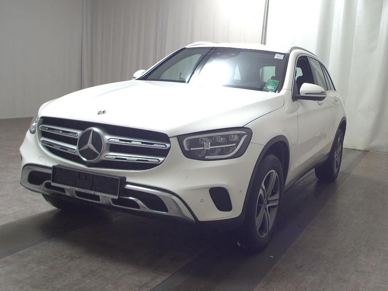 Gebraucht Mercedes GLC300 AMG line 245 PS (180 kW) 2022 Weiss SUV