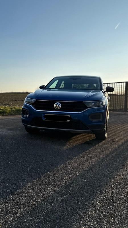 Second-hand VW T-Roc 150 CP (110 kW) 2018 Albastru SUV