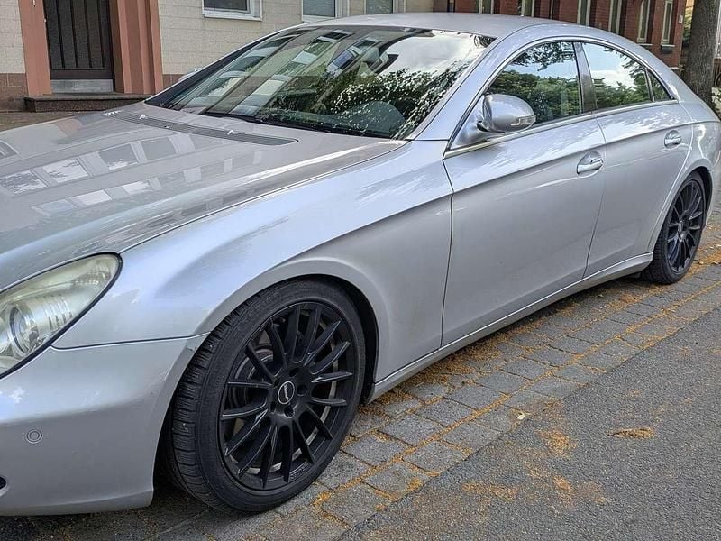 Silber Gebraucht 2007 Mercedes CLS300 Edition Coupé | 8.000 € - Bild 1/4