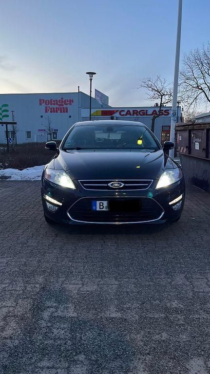 Gebraucht Ford Mondeo Titanium 160 PS (117 kW) 2013 Schwarz Limousine