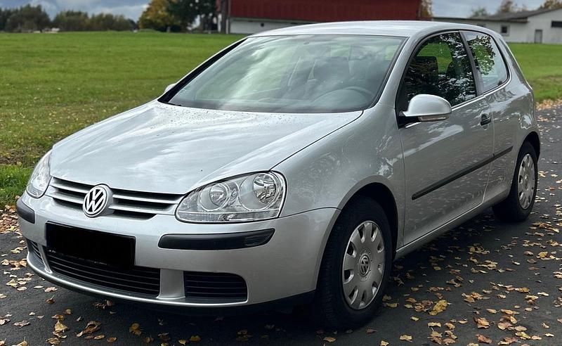 Silber Gebraucht 2004 VW Golf V Comfortline Kleinwagen | 1.750 € (Superpreis) - Bild 1/4