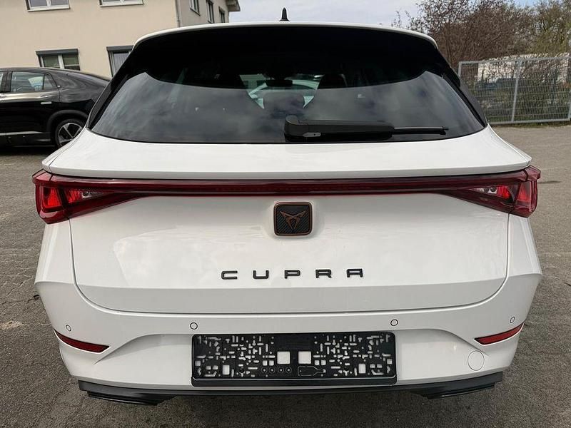 Gebraucht Cupra Leon Basis 150 PS (110 kW) 2024 Weiß Limousine