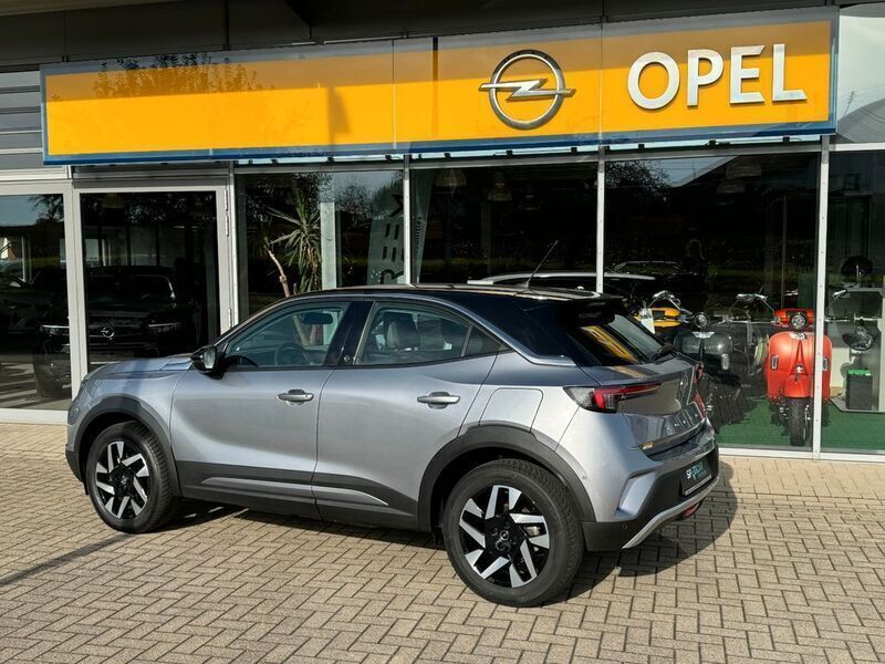 Grau Gebraucht 2021 Opel Mokka-e Elegance SUV | 18.800 € (Etwas zu teuer) - Bild 1/4
