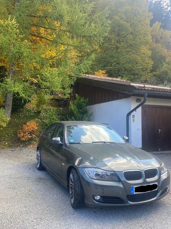 Gebraucht BMW 318 143 PS (105 kW) 2008 Grau Limousine