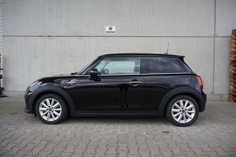 Gebraucht Mini Cooper SE 135 kW (184 PS) 2021 Midnight black Kleinwagen