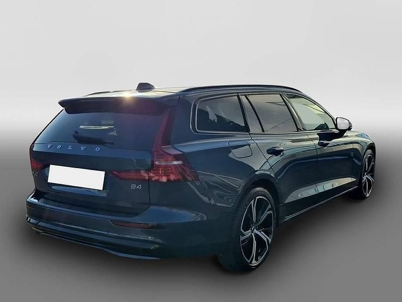 Gebraucht Volvo V60 Plus 197 PS (144 kW) 2025 Blau Kombi