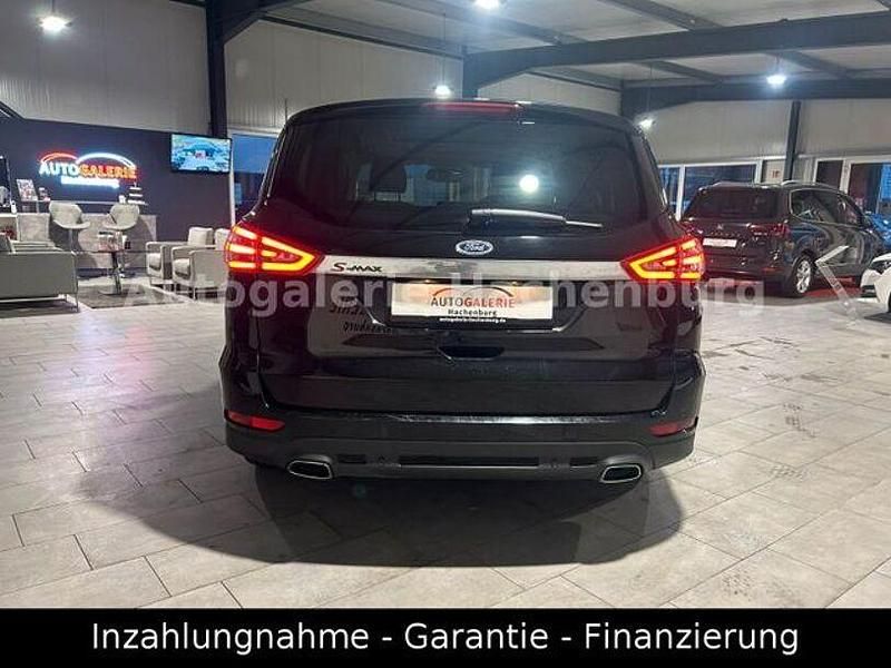 Gebraucht Ford S-MAX Titanium 179 PS (131 kW) 2016 Schwarz Van / Kleinbus