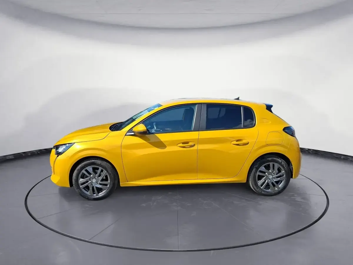 Używany Peugeot 208 Active 101 KM (74 kW) 2022 Hatchback