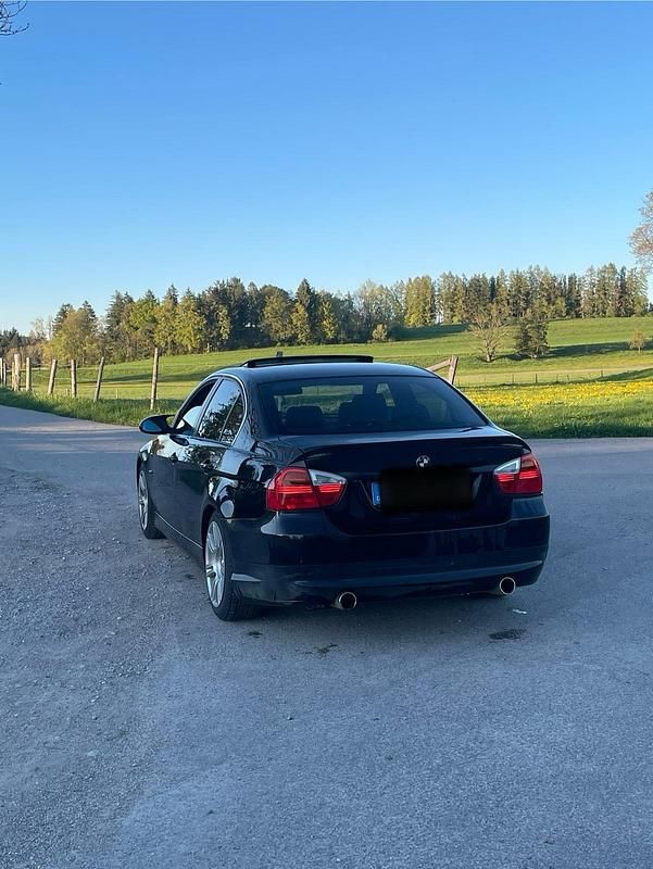 Second-hand BMW 325 218 CP (160 kW) 2005 Negru Berlinǎ