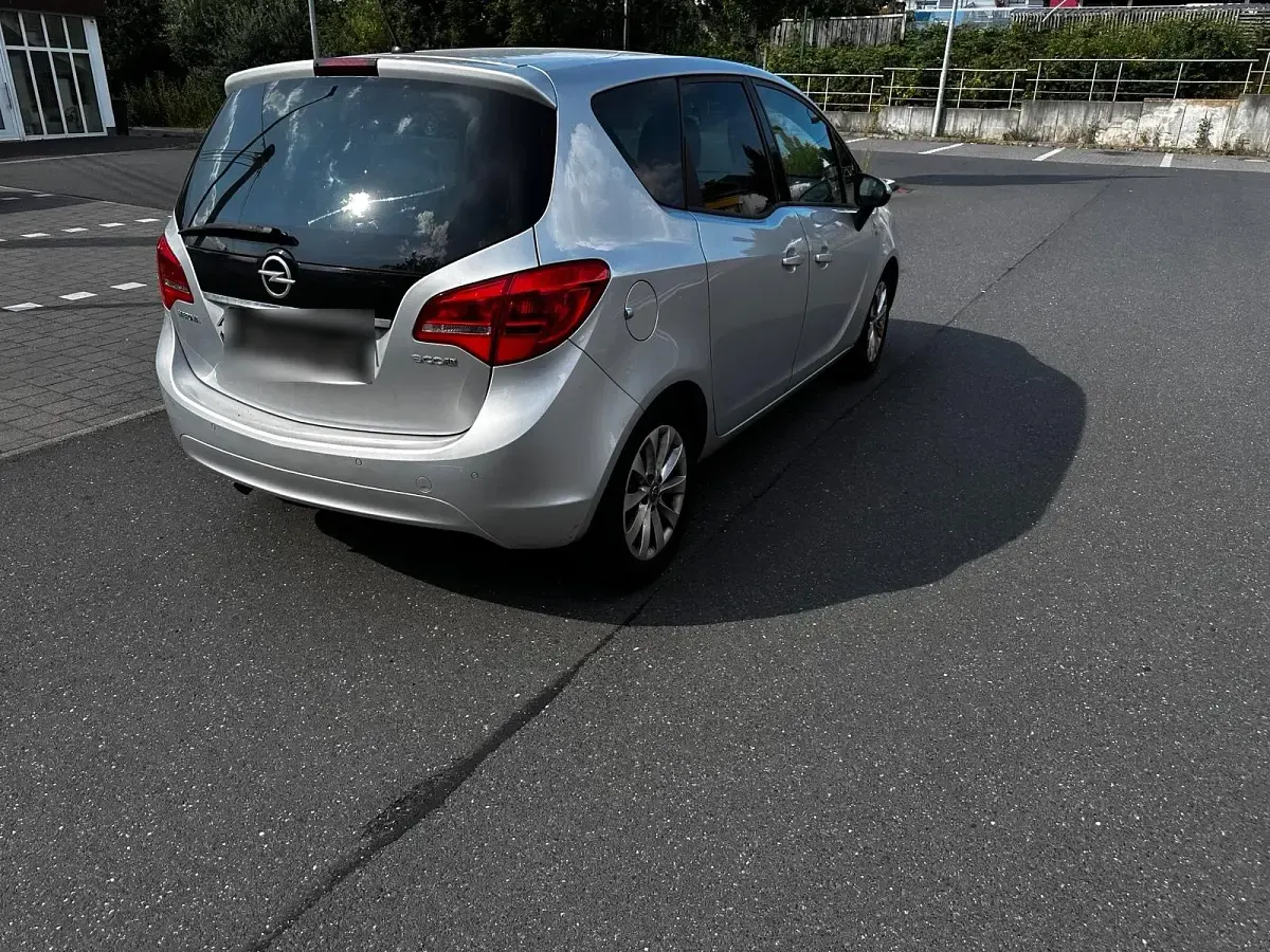 Gebraucht Opel Meriva 120 PS (88 kW) 2012 Silber Van / Kleinbus