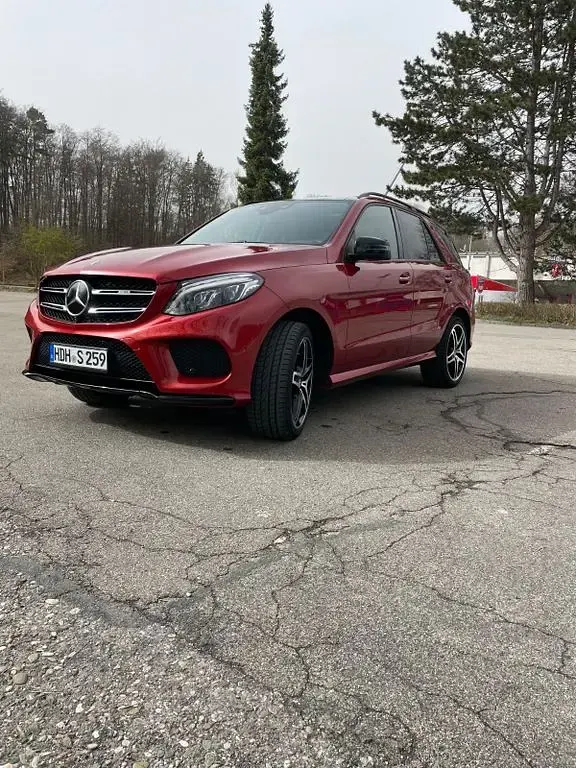 Gebraucht Mercedes GLE350 258 PS (189 kW) 2017 Rot SUV