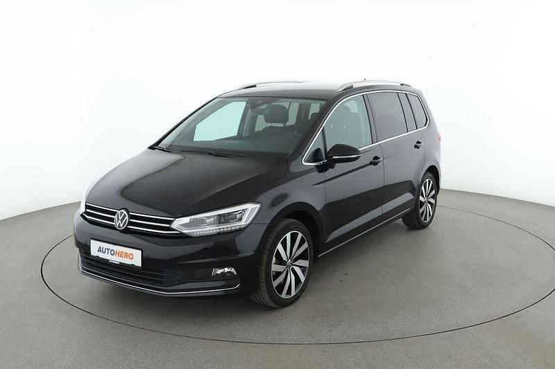 Schwarz Gebraucht 2023 VW Touran Highline Van / Kleinbus | 34.070 € (Fairer Preis) - Bild 1/3