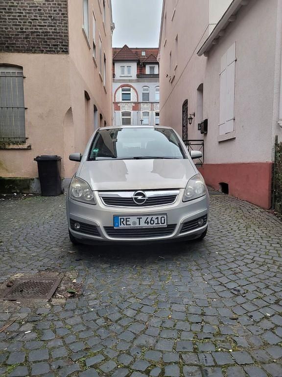 Silber Gebraucht 2005 Opel Zafira Van / Kleinbus | 1.750 € (Guter Preis) - Bild 1/4