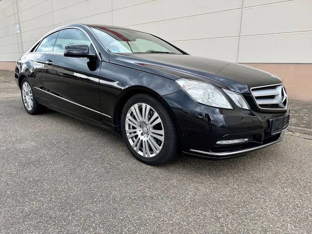 Gebraucht Mercedes E350 265 PS (194 kW) 2012 Schwarz Coupé