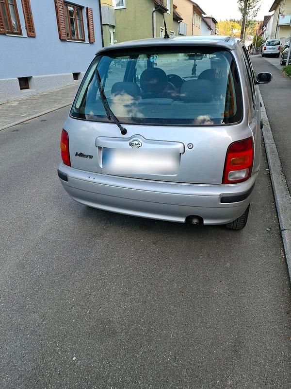 Gebraucht Nissan Micra 54 PS (39 kW) 1999 Silber Kleinwagen