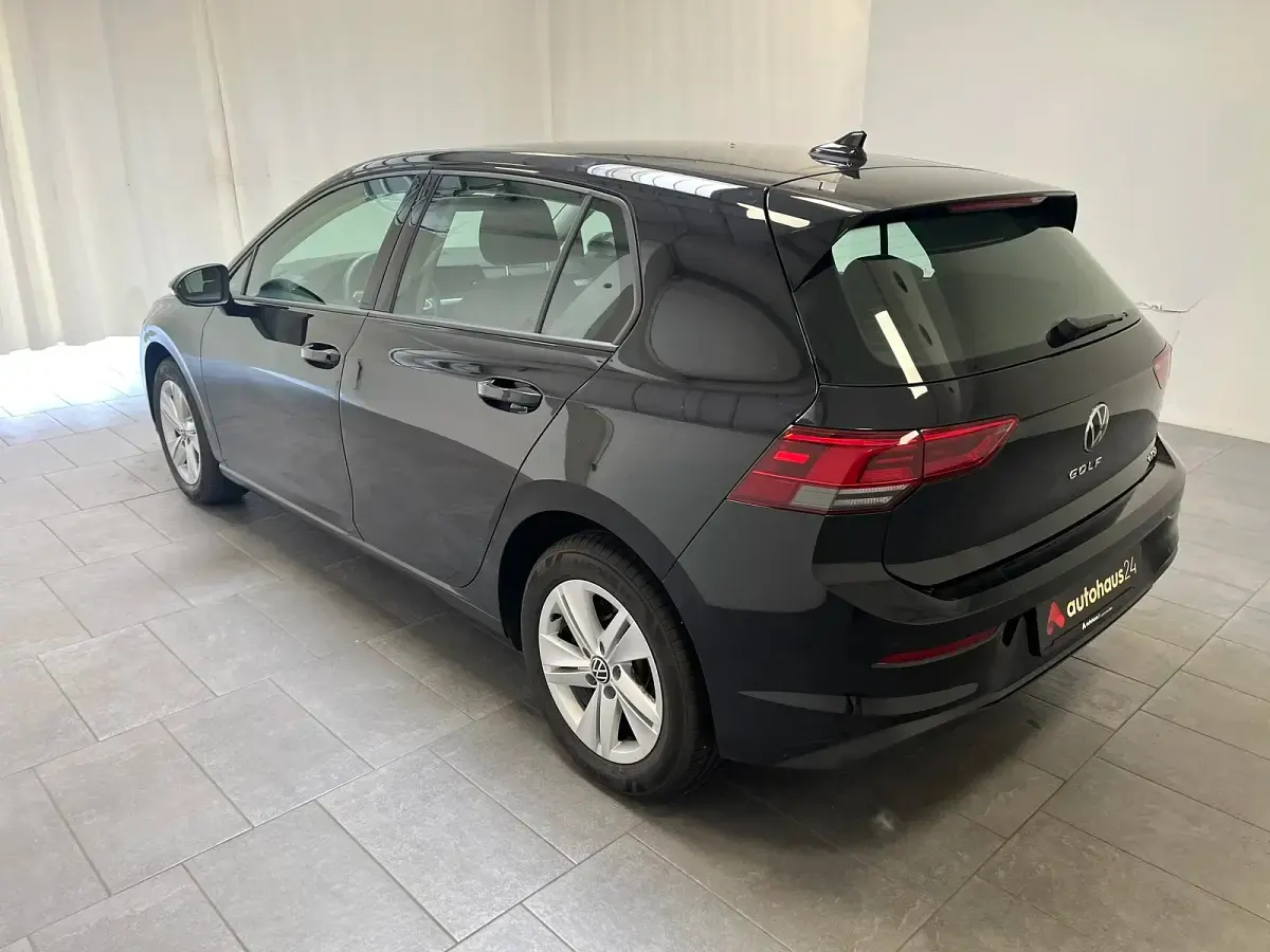 Gebraucht VW Golf VIII Life 110 PS (80 kW) 2023 Schwarz Limousine