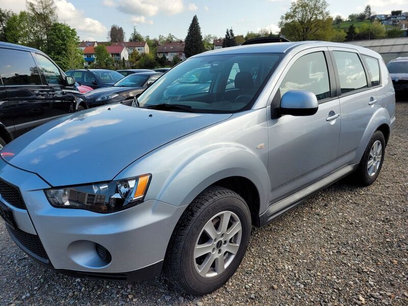 Gebraucht Mitsubishi Outlander Invite 147 PS (108 kW) 2011 Silber SUV