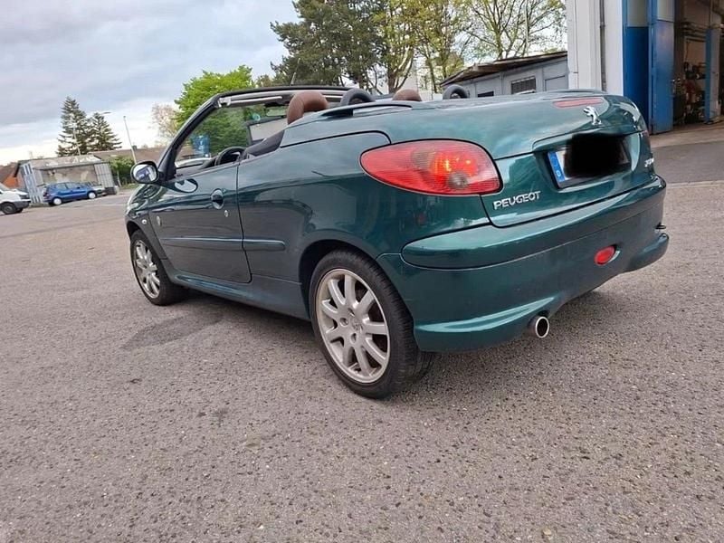 Grün Gebraucht 2006 Peugeot 206 CC Cabrio | 1.999 € (Fairer Preis) - Bild 1/4