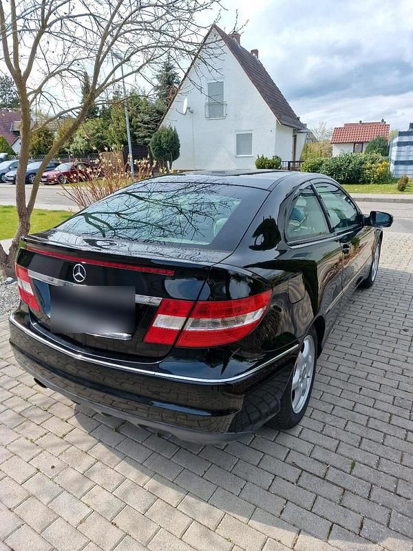 Gebraucht Mercedes CLC200 184 PS (135 kW) 2009 Schwarz Kleinwagen