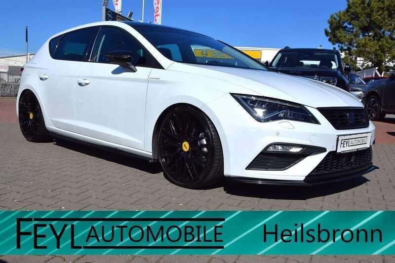 Weiß Gebraucht 2019 Seat Leon FR Limousine | 18.800 € (Fairer Preis) - Bild 1/4
