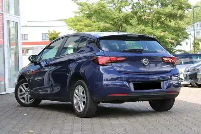 Gebraucht Opel Astra 101 PS (74 kW) 2017 Blau Limousine