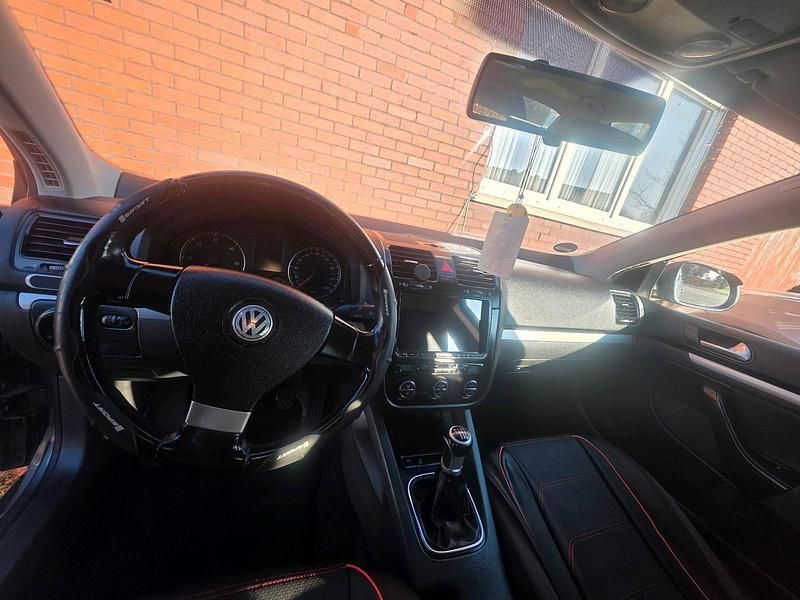 Gebraucht VW Jetta 140 PS (102 kW) 2006 Grün Limousine