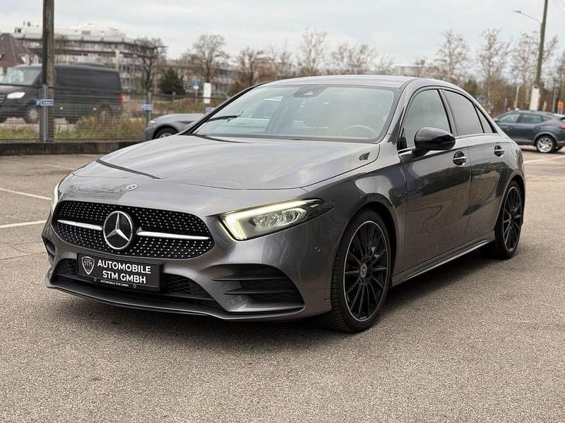 Grau Gebraucht 2020 Mercedes A220 AMG Limousine | 26.999 € (Fairer Preis) - Bild 1/4