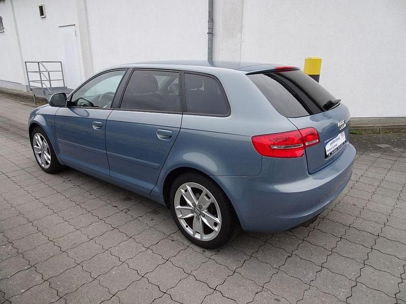 Gebraucht Audi A3 Ambition 125 PS (91 kW) 2010 Blau Kleinwagen