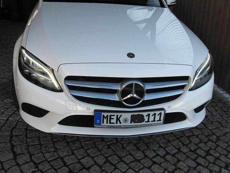 Weiß Gebraucht 2018 Mercedes C400 Avantgarde Kombi | 27.900 € (Fairer Preis) - Bild 1/4