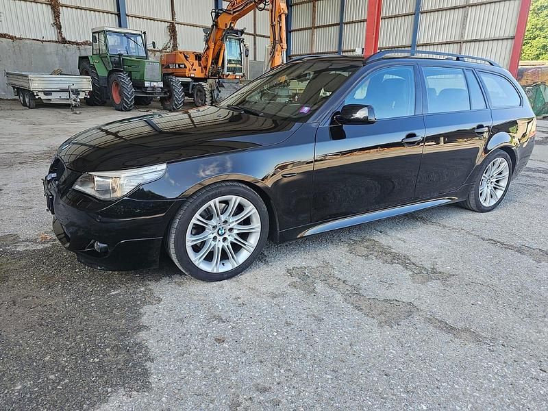 Schwarz Gebraucht 2008 BMW 520 M Sport Kombi | 6.300 € - Bild 1/4