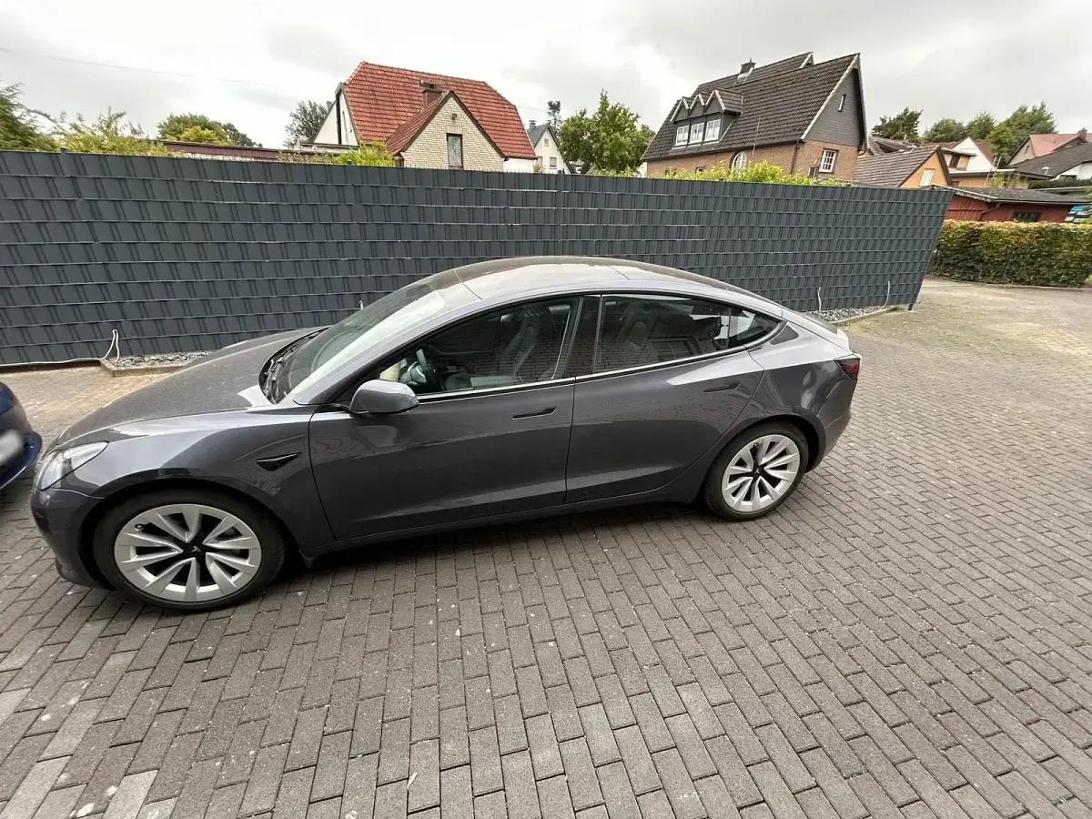 Gebraucht Tesla Model 3 Standard Range 208 kW (283 PS) 2022 Grau Limousine