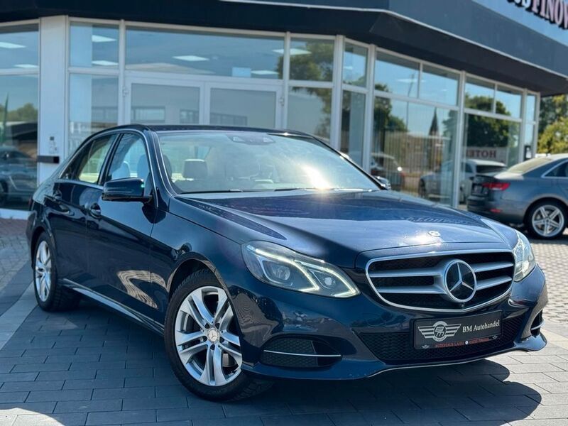 Blau Gebraucht 2014 Mercedes E350 Limousine | 18.990 € (Guter Preis) - Bild 1/4