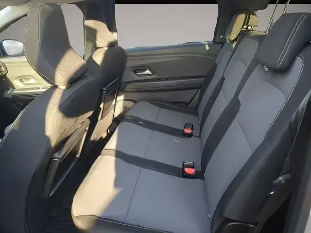 Gebraucht Dacia Jogger Extreme 141 PS (103 kW) 2025 Grau Van / Kleinbus