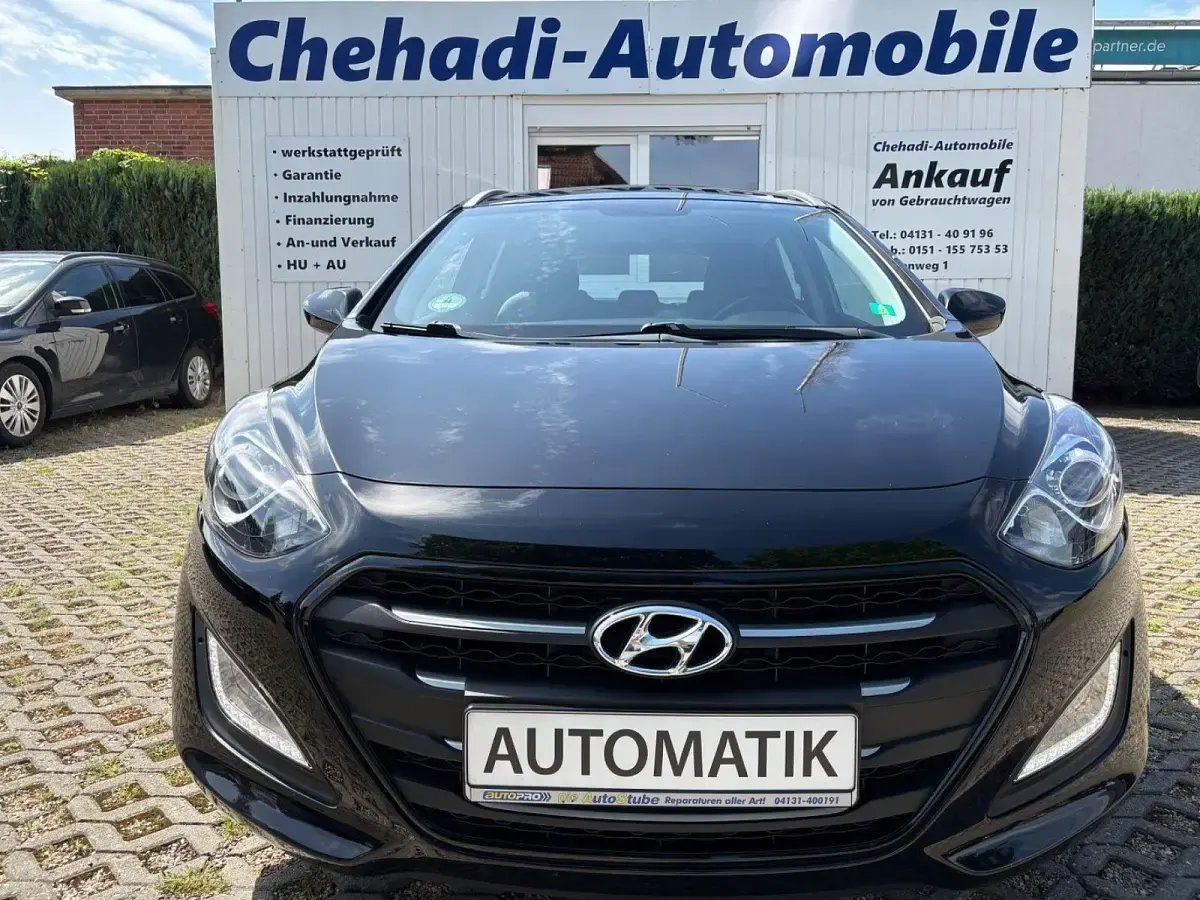 Gebraucht Hyundai i30 Trend 135 PS (99 kW) 2015 Schwarz Kombi