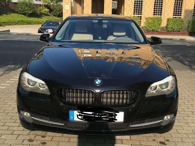 Schwarz Gebraucht 2011 BMW 523 Kombi | 6.000 € (Guter Preis) - Bild 1/4