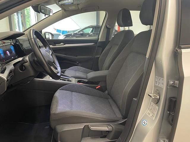 Gebraucht VW Golf VIII Life 116 PS (85 kW) 2022 Reflexsilber metallic Kombi