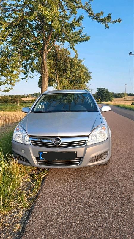 Silber Gebraucht 2006 Opel Astra Kombi | 1.400 € (Guter Preis) - Bild 1/4