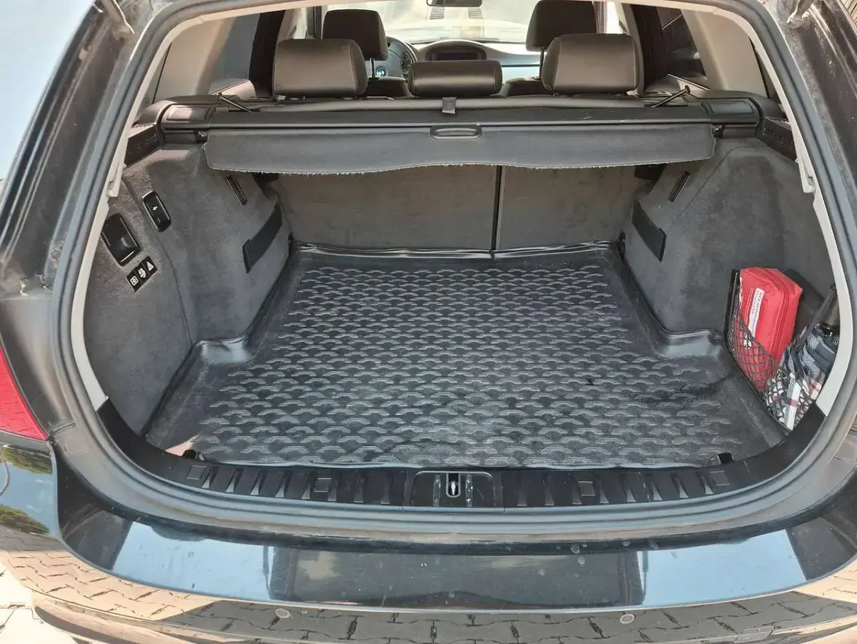Gebraucht BMW 330 245 PS (180 kW) 2008 Schwarz Kombi