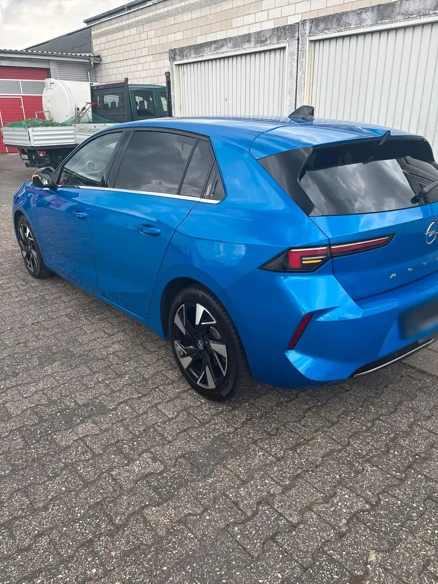 Gebraucht Opel Astra Elegance 131 PS (96 kW) 2022 Blau Kleinwagen