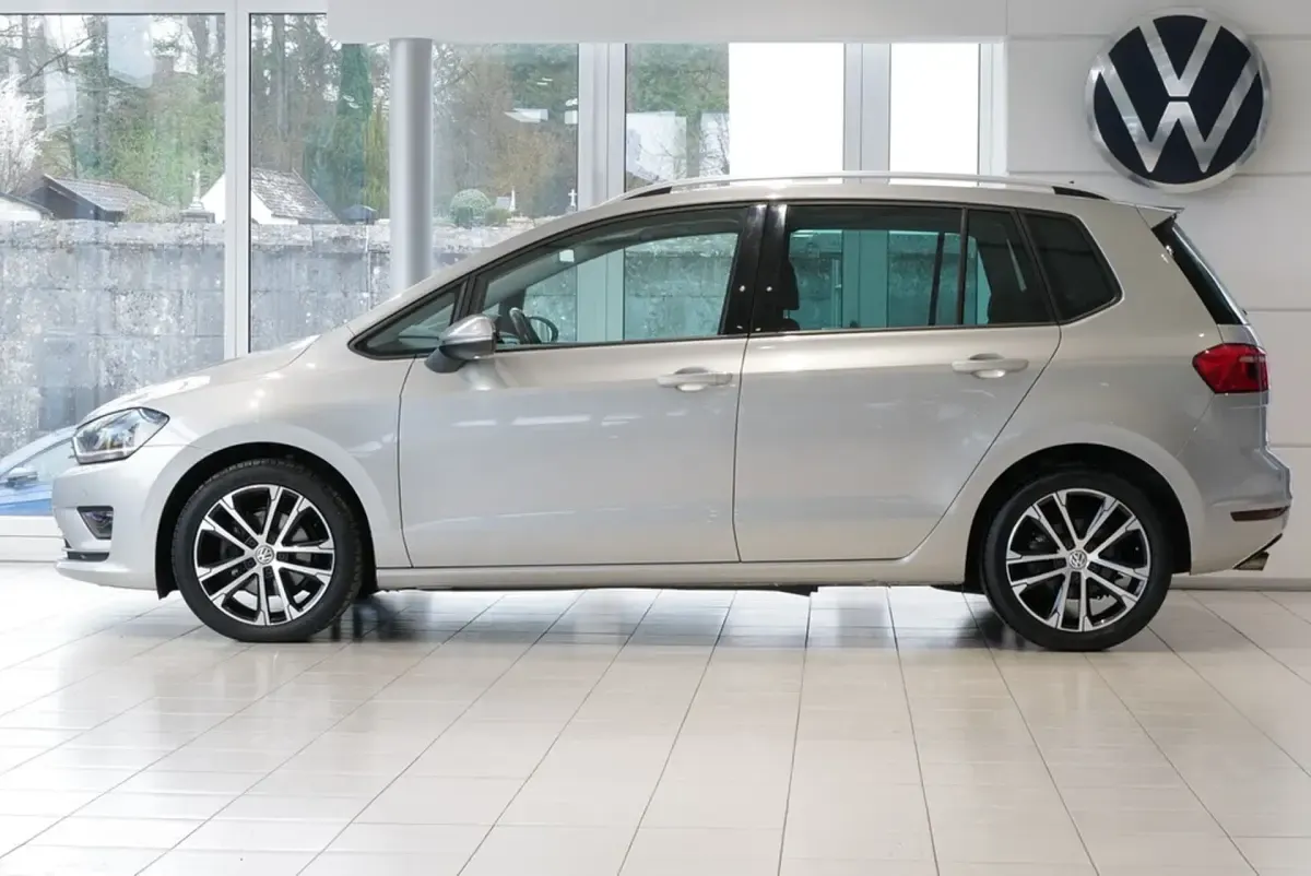 Gebraucht VW Golf VII LOUNGE 150 PS (110 kW) 2016