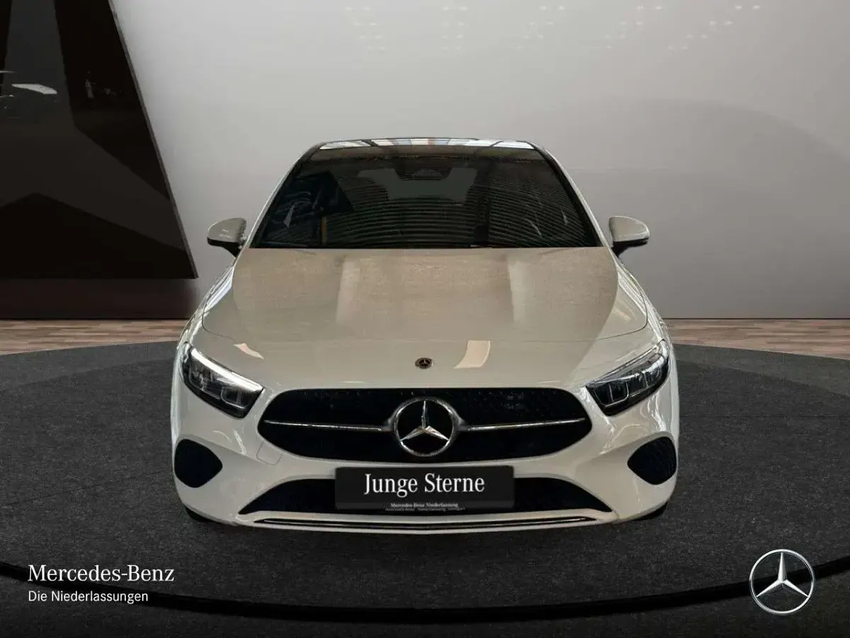 Gebraucht Mercedes A250 Progressive 163 PS (119 kW) 2025 Weiß Limousine